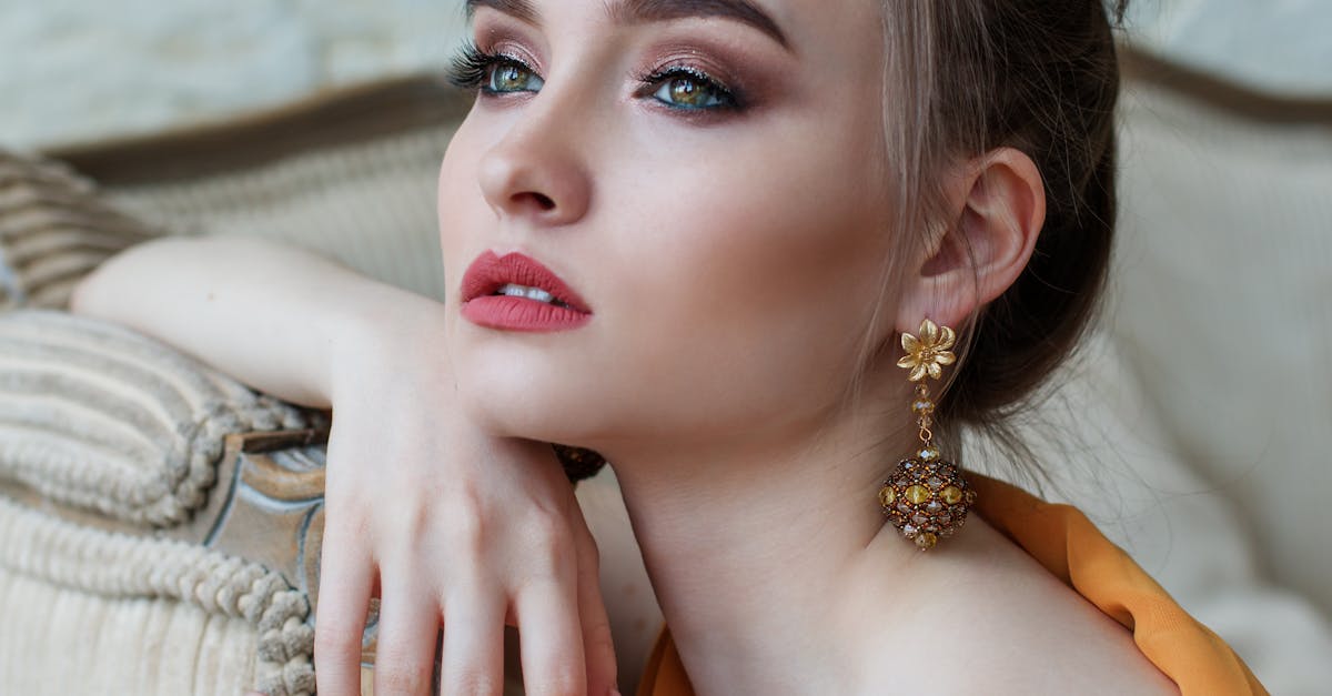 les secrets du maquillage pour mettre en valeur un visage rond