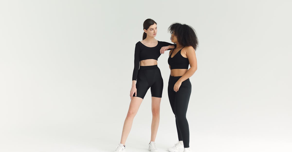 découvrez le mouvement de body positivity qui encourage l'acceptation de soi, célèbre toutes les formes de corps et promeut une image positive de soi. rejoignez la conversation sur l'estime de soi, la diversité corporelle et l'amour de soi pour un avenir plus inclusif.